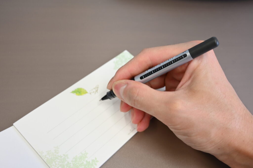 綺麗な字を書くための正しいペン，ボールペンの持ち方